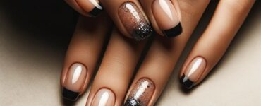 french-manicure-black-tips-with-glitter