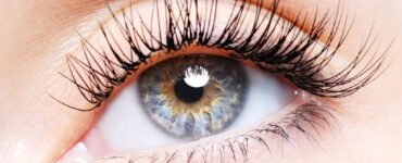 how-to-curl-your-eyelashes-without-an-eyelash-curler